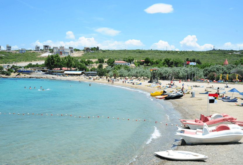 Akarca Plajı Nerededir?